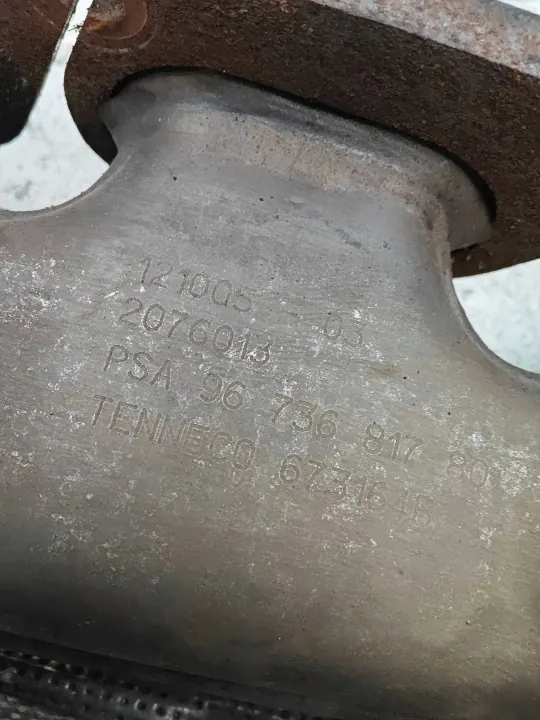 Land Rover Pakoputken keräin OEM 9673681780 image 3