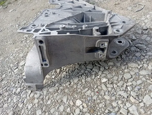 OEM 82311041 Cabineophangingbevestiging Renault T image 4