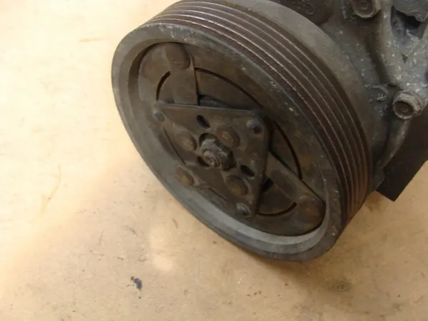 Compressore Aria Condizionata Dacia Logan I 1.5 DCI 8200866440 image 4