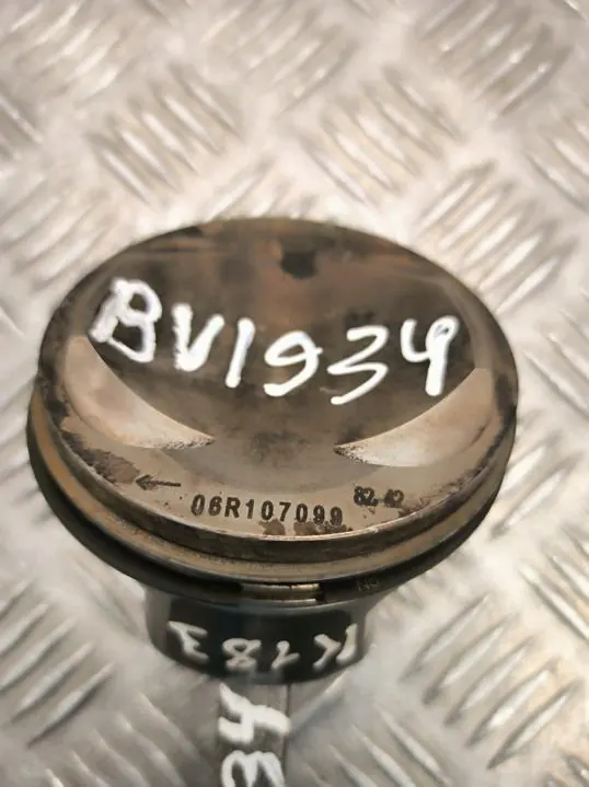 Pistón OEM 06R107099 para Audi Q5 - Usado image 3