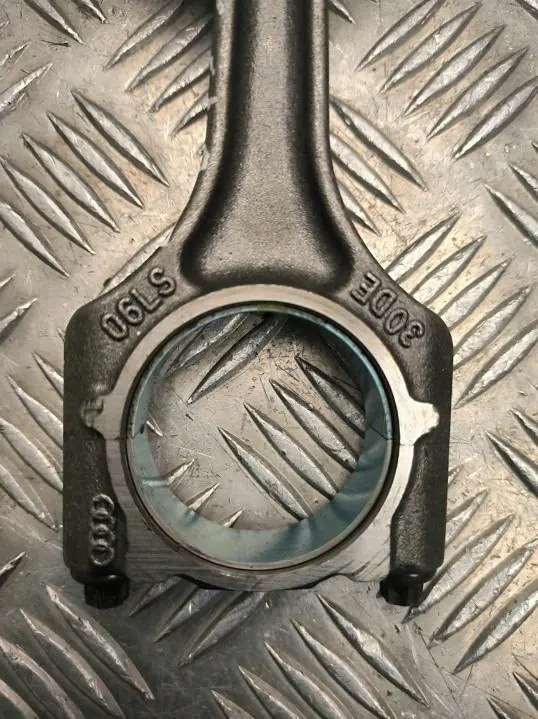 Pistón OEM 06R107099 para Audi Q5 - Usado image 4