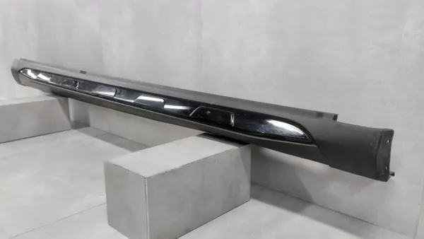 Protège-bas de seuil droit OEM A1566980854 Mercedes GLA image 4