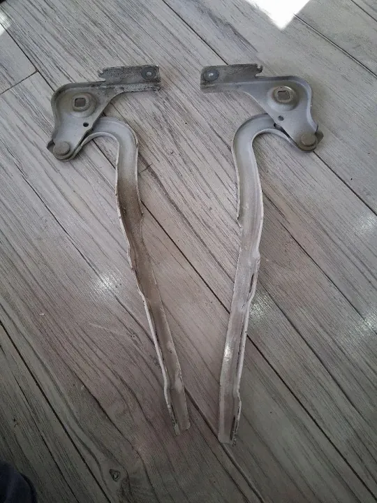 OEM 9816484780 Vita Motorhuvehängsel Citroen Berlingo IV image 2