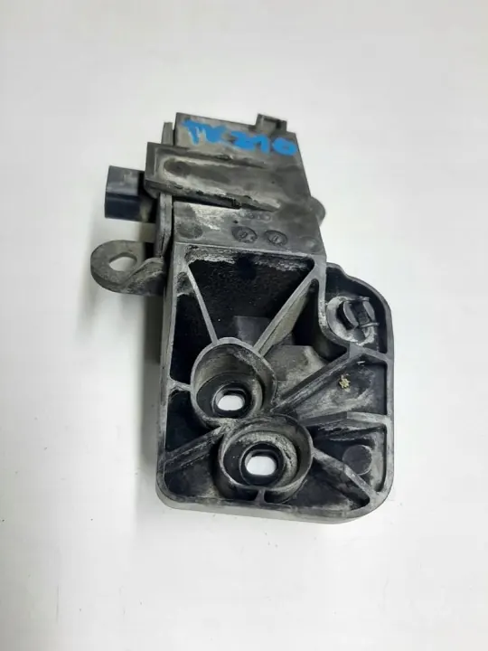 Audi R8 II Spyder Luftrörsfäste OEM 4S0810675B image 3