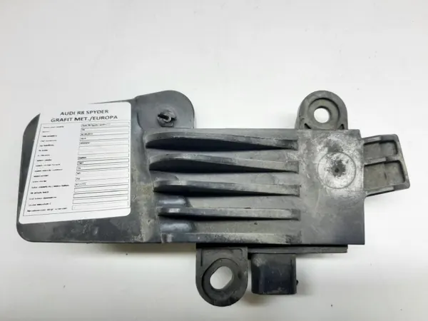 Audi R8 II Spyder Luftrörsfäste OEM 4S0810675B image 4