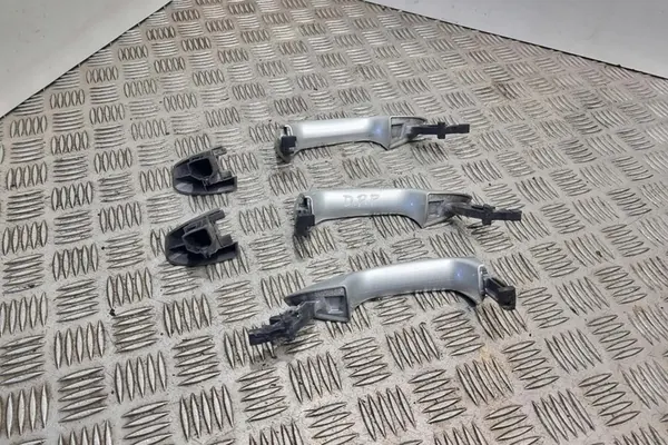 Maniglia porta sinistra MERCEDES-BENZ E (W211) A2047600270 image 2