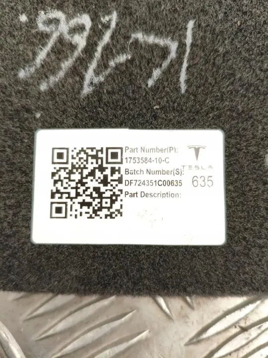 Tesla Model 3 bagageutrymmesmatta OEM 175358410C - Begagnad image 3