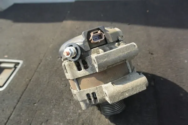 Alternador Maserati Ghibli 3.0D P04801835AB image 5