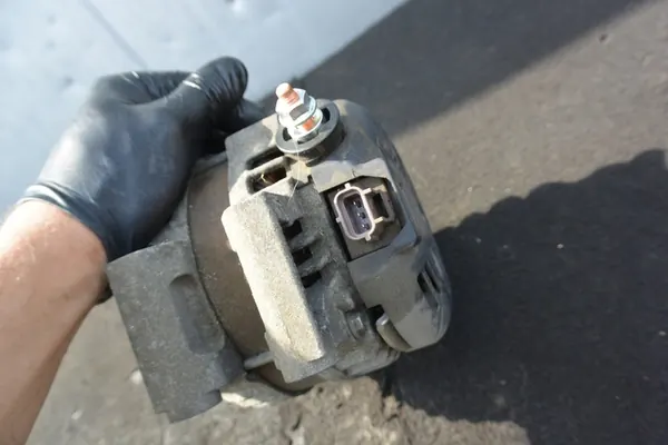 Alternador Maserati Ghibli 3.0D P04801835AB image 9