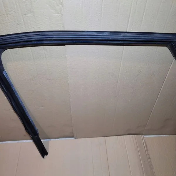 Raamrubber OEM 80F839431 links achter SQ5 Q5 Sportback image 3