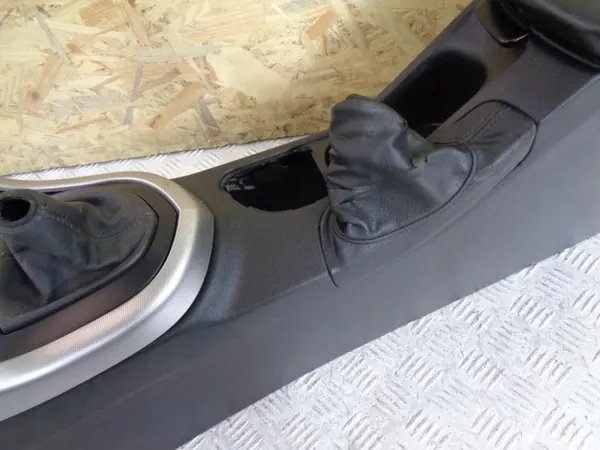 OEM 9660529477 Mittkonsol armstöd Peugeot 308 I image 5