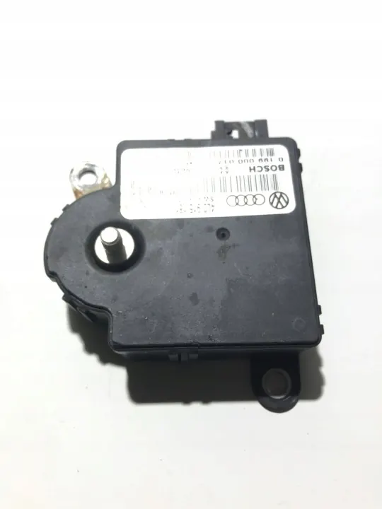 Module de contrôle batterie Audi Q7 OEM 4L0915181 image 3