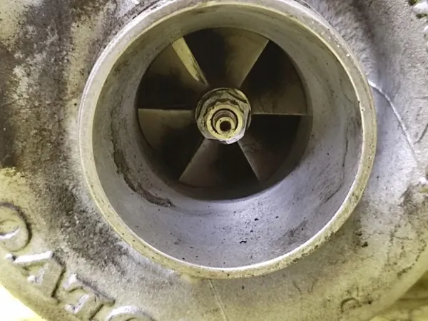 Turbo Volvo OEM 8653146 para V70 2.4 D image 3