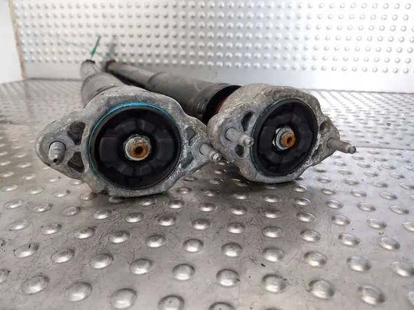 Rear Shock Absorbers Set Mercedes W212 A2123201030 image 3