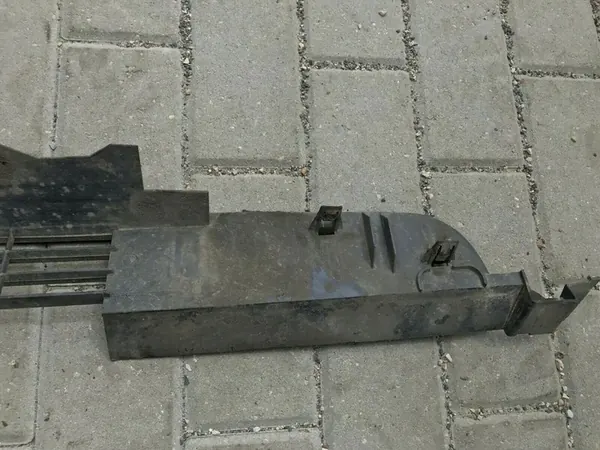 Griglia paraurti anteriore Volkswagen Jetta II 1984 image 10