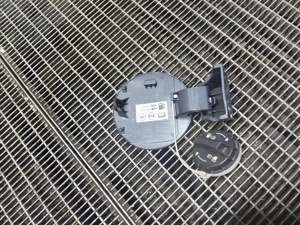 Hyundai Bayon Kraftstoffklappe OEM 69510-Q0400 Gebraucht image 5