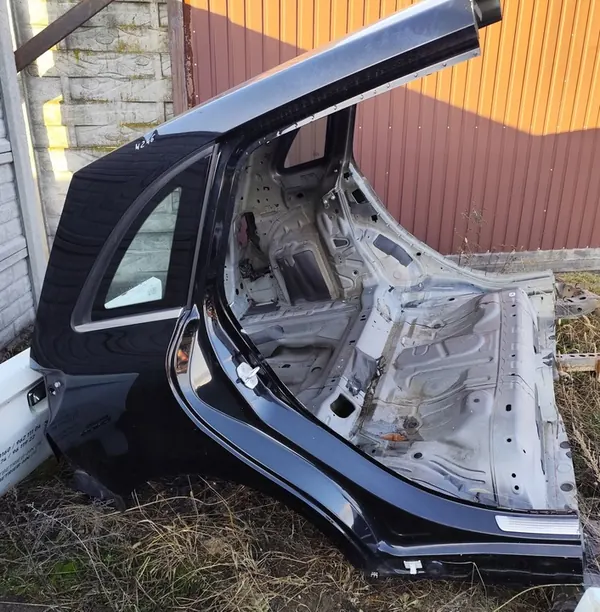 MERCEDES W246 Rear Left Right Quarter Panel image 3