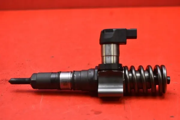 Injectiepomp OEM 03G130073T voor Audi A3 8P 2.0 TDI image 2