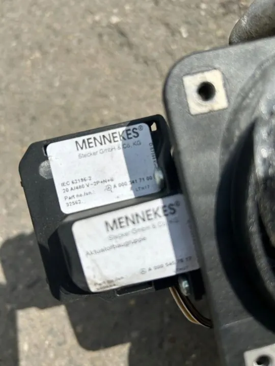 Mercedes Ladebuchse OEM A0003411500 Gebraucht image 4