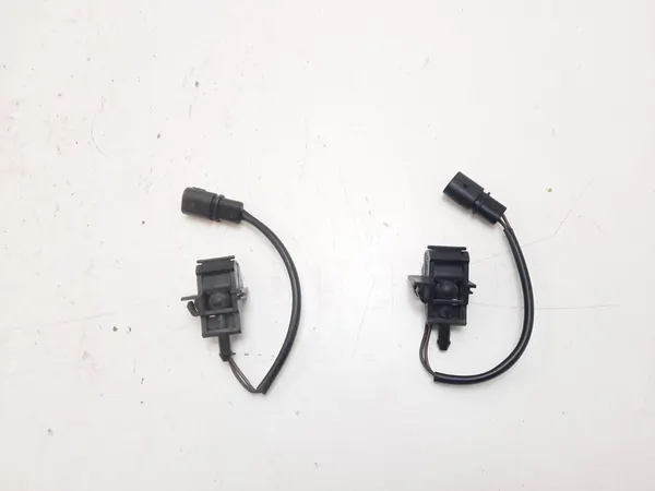 Front Windshield Washer Nozzle 3D0955986A image 6