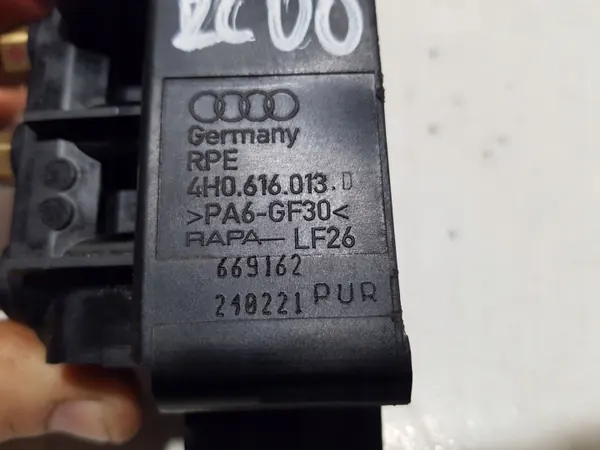 Válvula control suspensión aire OEM 4H0616013D Audi A6/A7/A8 image 5