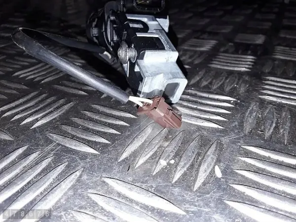 Interruptor de encendido OEM 36454600 para Peugeot 208 1.0L image 5