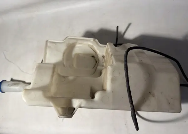 Ruitenwisservloeistoftank OEM 30753424 voor Volvo XC60 image 10