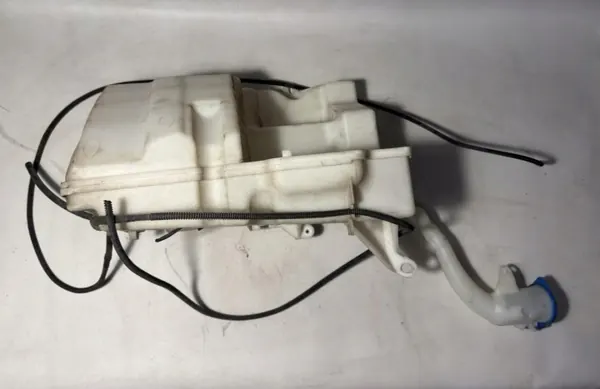 Ruitenwisservloeistoftank OEM 30753424 voor Volvo XC60 image 5