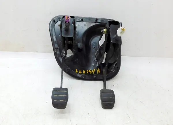 Jarru- ja kytkinpoljin Renault OEM 5010382741 image 3