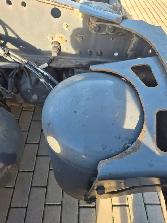 Réservoir d'air arrière vertical DAF CF Euro 6 image 1