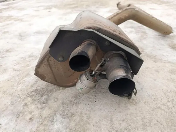Maserati Levante 2017 Vaimennin OEM 670101611 image 4