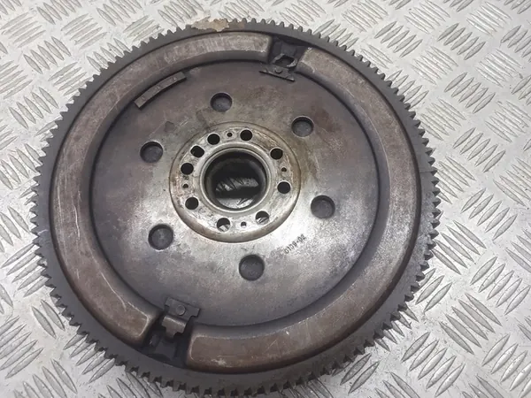 Kaksoismassavanne Volvo V50 2.0 D image 2