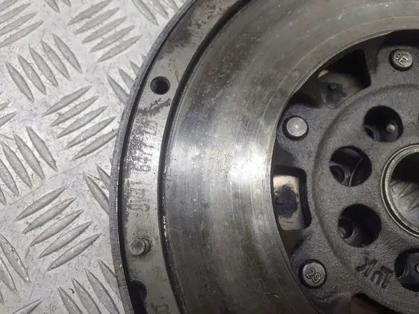 Kaksoismassavanne Volvo V50 2.0 D image 3