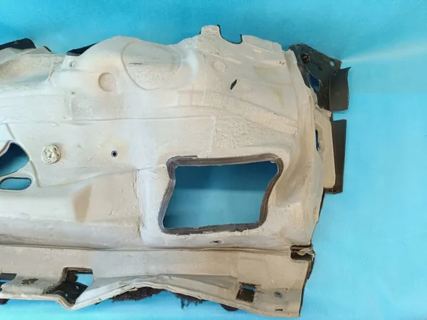 OEM 80B863947D väliseinäeristys Audi Q5 FY:lle image 6
