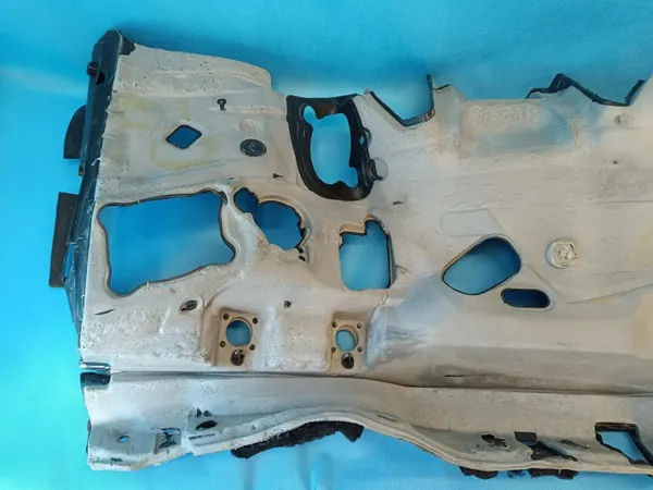 OEM 80B863947D väliseinäeristys Audi Q5 FY:lle image 7