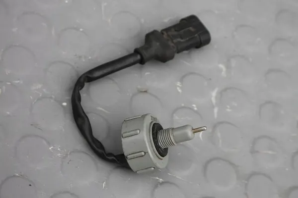 Capteur de filtre à carburant Kia Sportage II Hyundai Tucson 05-10 image 2