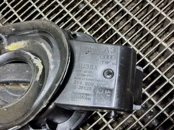 OEM 8v4809906 tankklephuis voor Audi A3 image 6