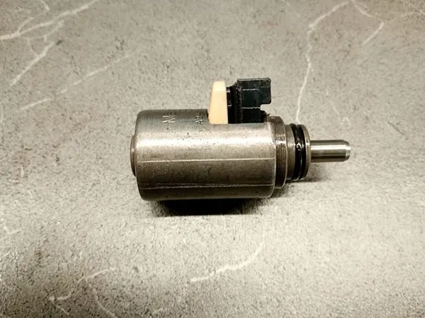 Mercedes-Benz A 240 277 01 00 Transmission Valve image 2