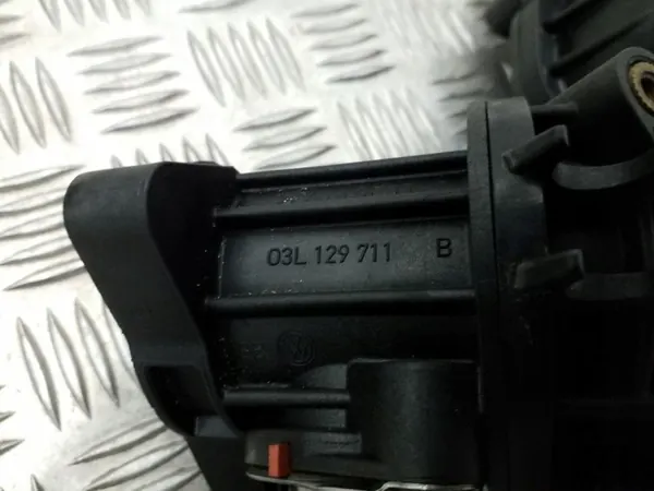 2006 Skoda Roomster (5J) Coletor de admissão 03L129711B image 3