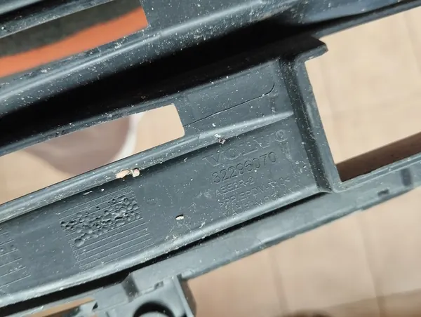 Griglia centrale anteriore VOLVO XC60 II 32296070 image 6