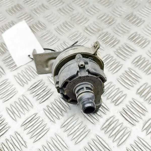 Vattenpump Mercedes W213 W205 A0005000900 image 2