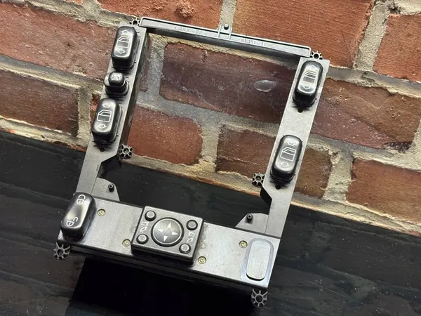 Botón de control de ventana MERCEDES W163 A1638207110 image 2