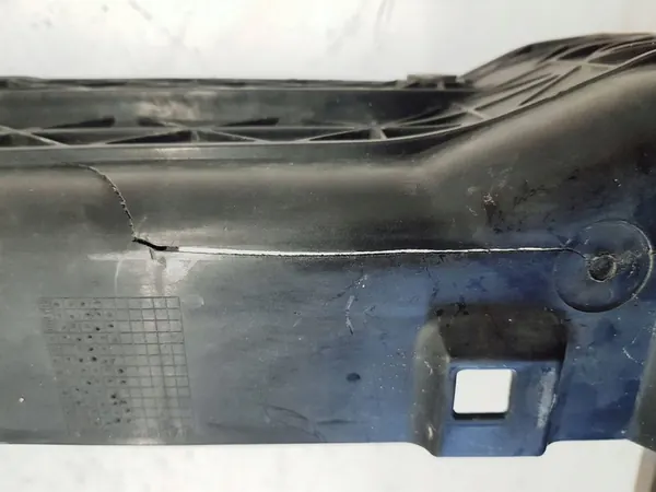 Skoda Kodiaq Frontverstärkung OE 565805588 image 2