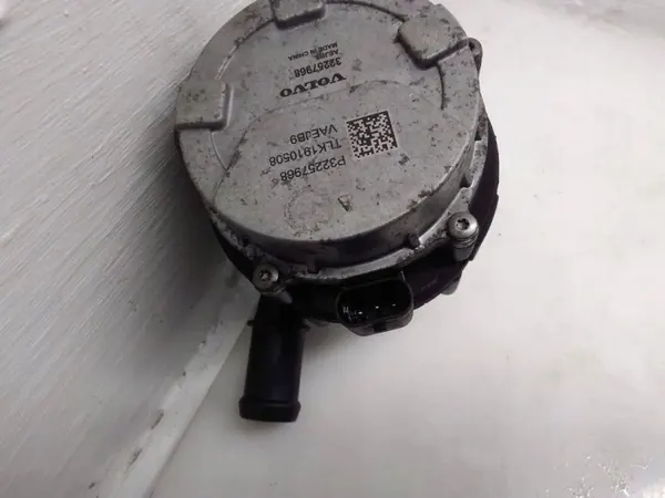 Volvo OE vattenpump 32257968 för XC40 2017- image 5
