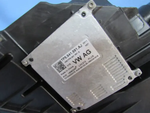 Farol direito Skoda Octavia III Lift Full LED image 9