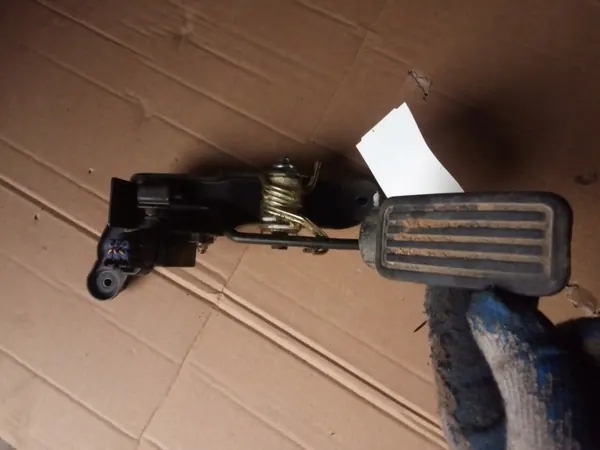 Toyota RAV4 II 00-05 Gasreglage OEM 89281-33010 image 3