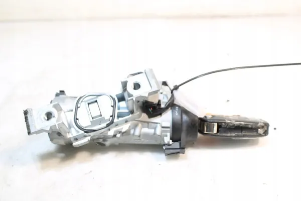 Audi A3 8P 1.9TDI OEM 1KO905865 Kiinteä osa Käytetty image 3