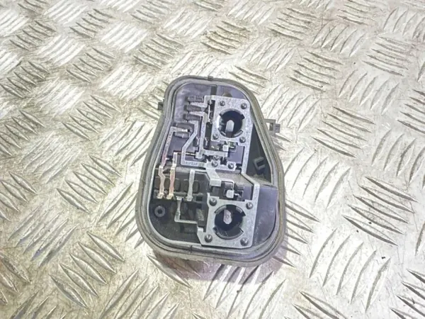 Conector faro trasero Audi A6 OEM 4F9945221B image 2