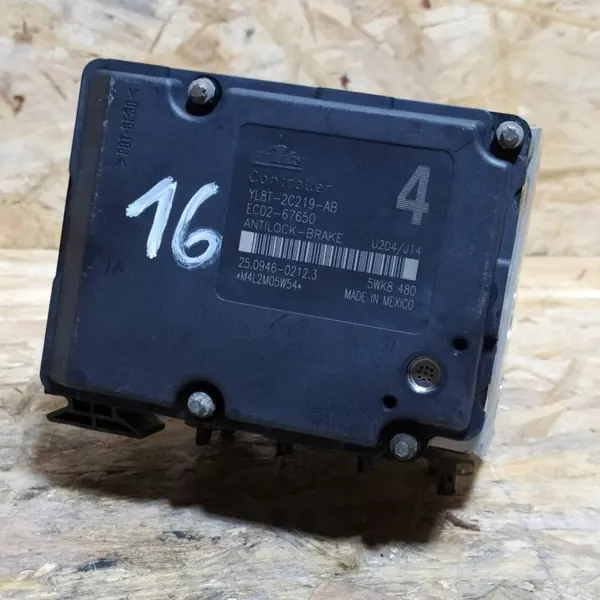 Pompe ABS d'occasion OEM 25094602123 EC0267650 Mazda Tribute image 2
