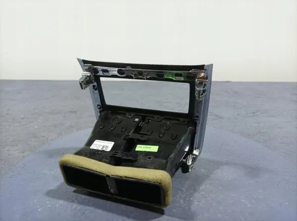 Volvo XC90 II bakre ventilationsgallret OEM 31365121 image 4